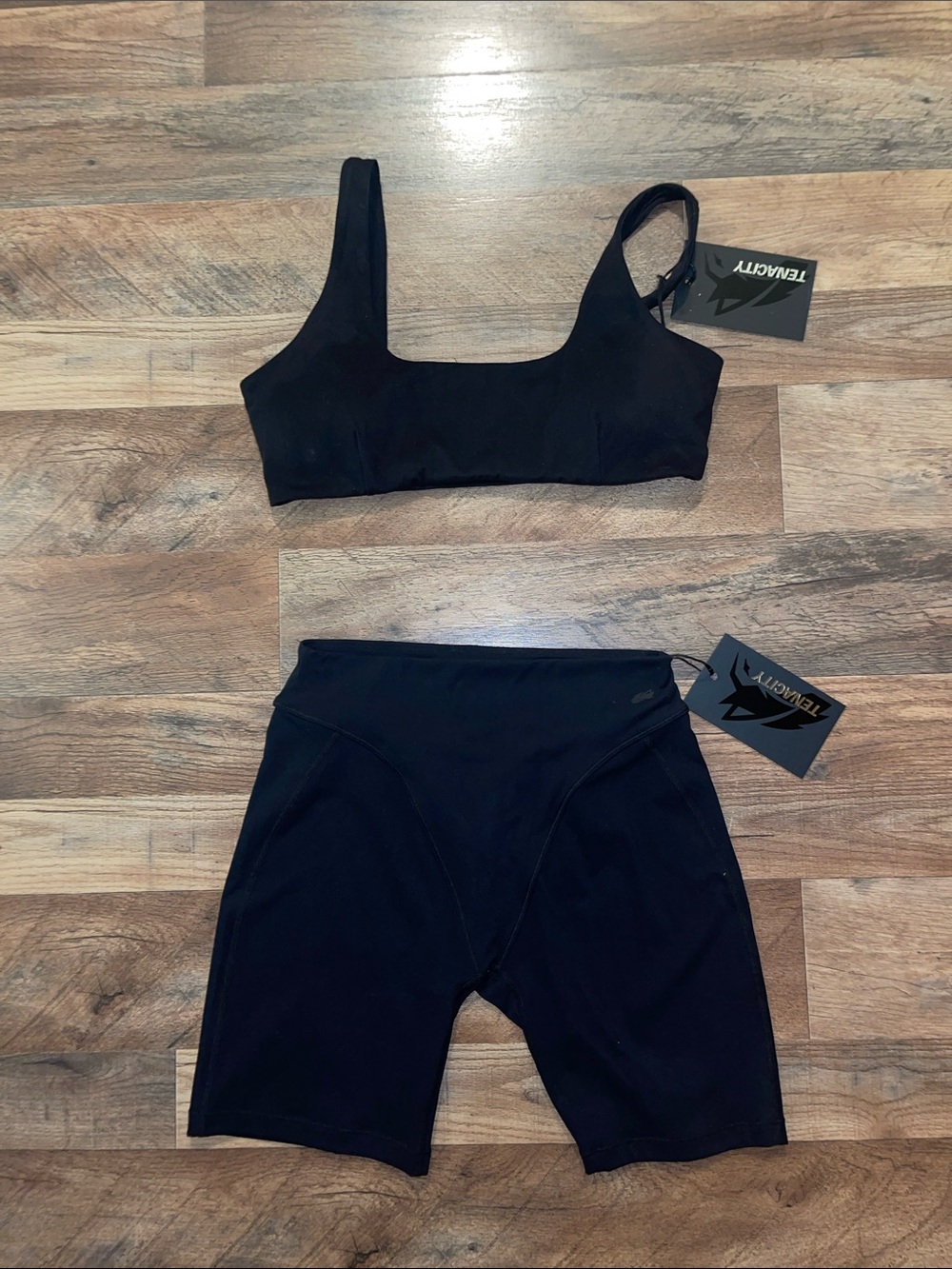 Alphalete Tenacity Black Sports Bra & High-Waist Bike Shorts Set size Large NWT
